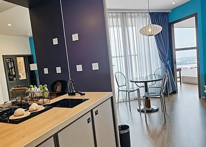 Chambay Golden Breeze Palm Apartment *